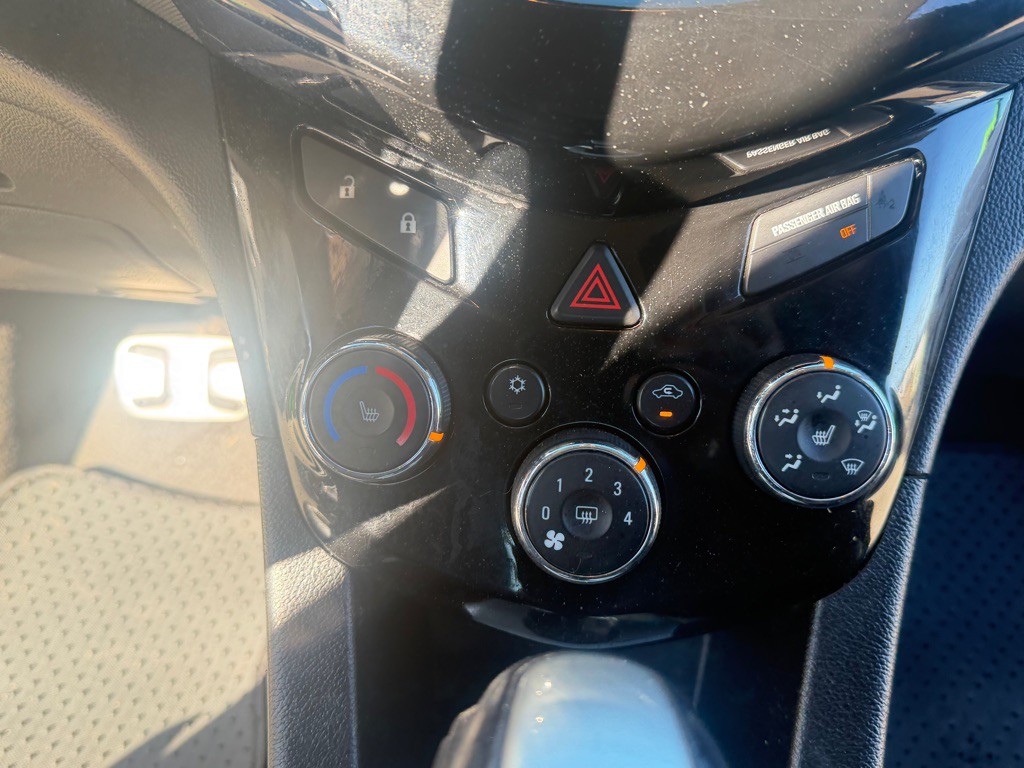 2015 Chevrolet Sonic Image 14