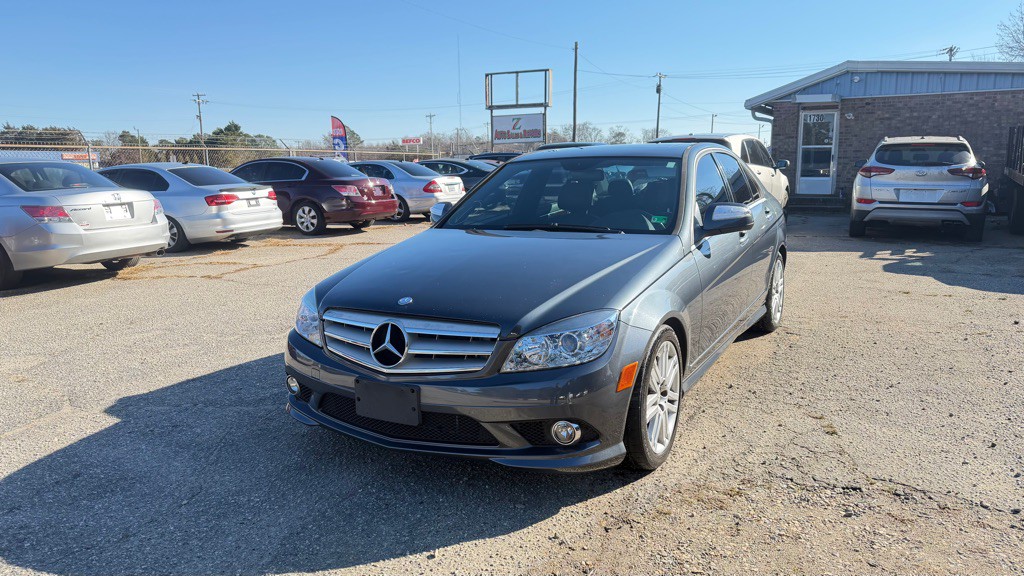 2009 Mercedes-Benz C-Class Image 1