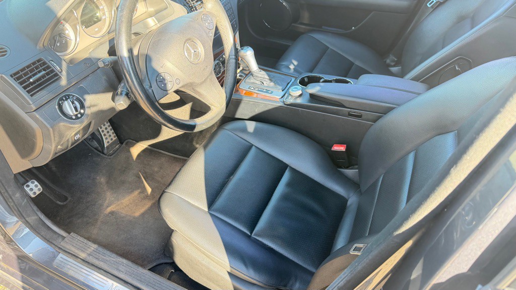 2009 Mercedes-Benz C-Class Image 9