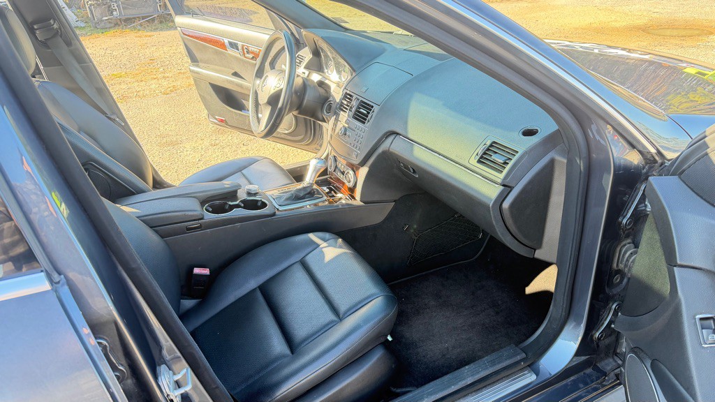 2009 Mercedes-Benz C-Class Image 13