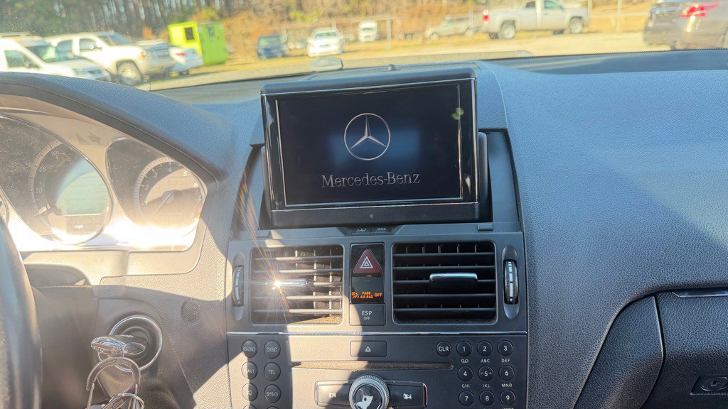 2009 Mercedes-Benz C-Class Image 16
