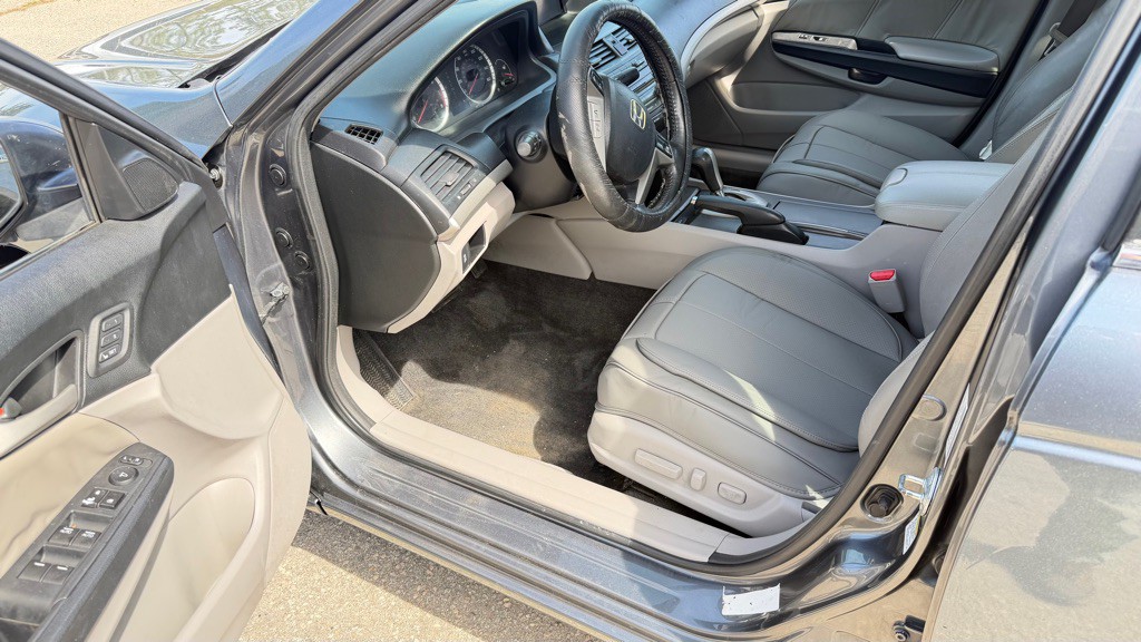 2011 Honda Accord Image 9