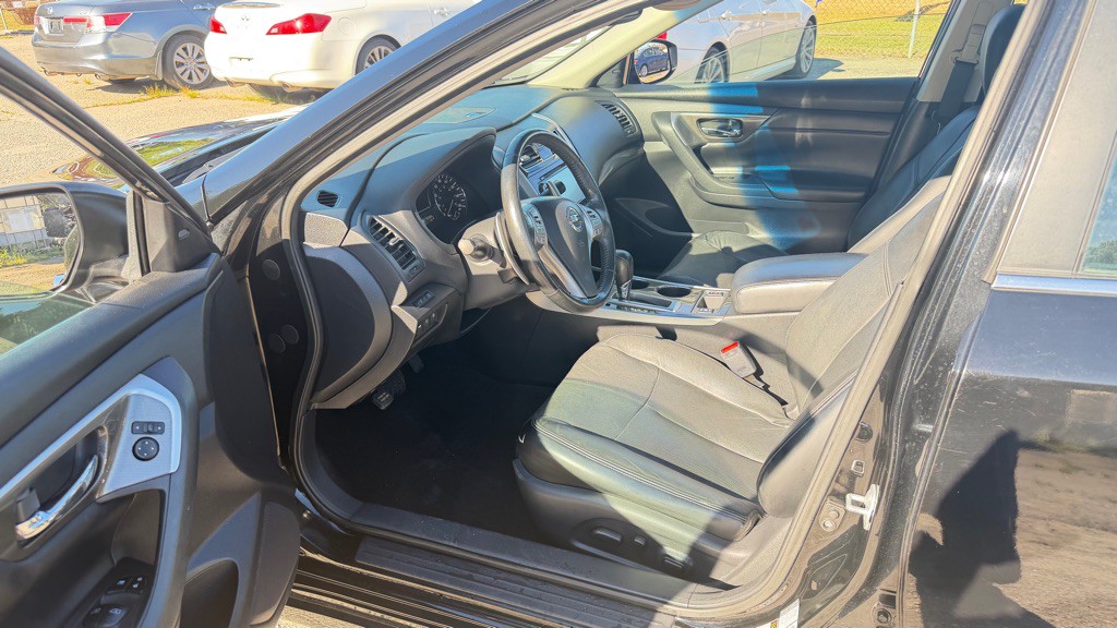 2014 Nissan Altima Image 10