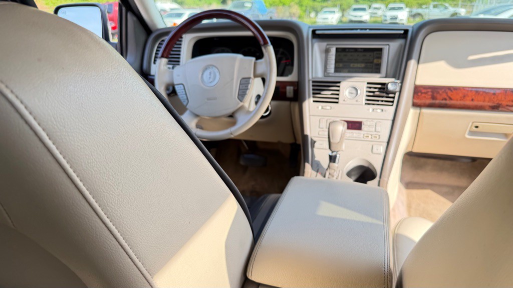 2004 Lincoln Aviator Image 13
