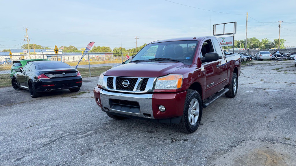 2013 Nissan Titan Image 1