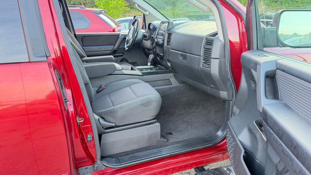 2013 Nissan Titan Image 13