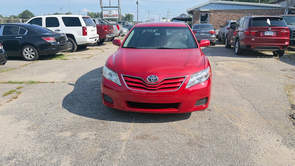 2011 Toyota Camry Image 2