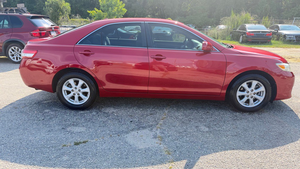 2011 Toyota Camry Image 4