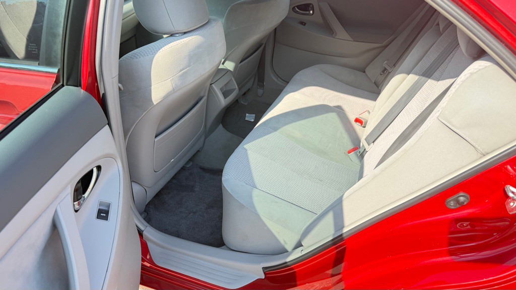 2011 Toyota Camry Image 10