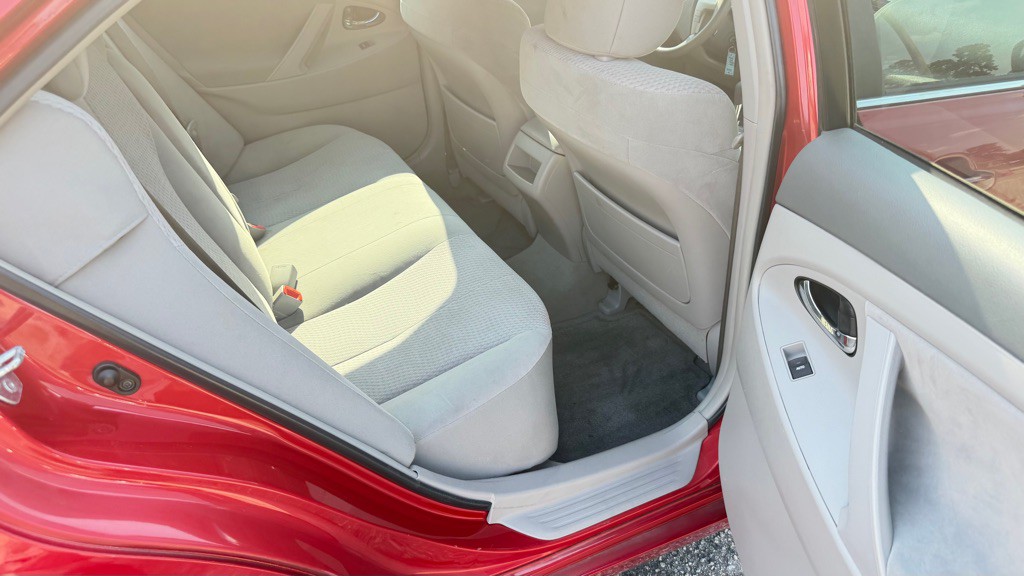 2011 Toyota Camry Image 11