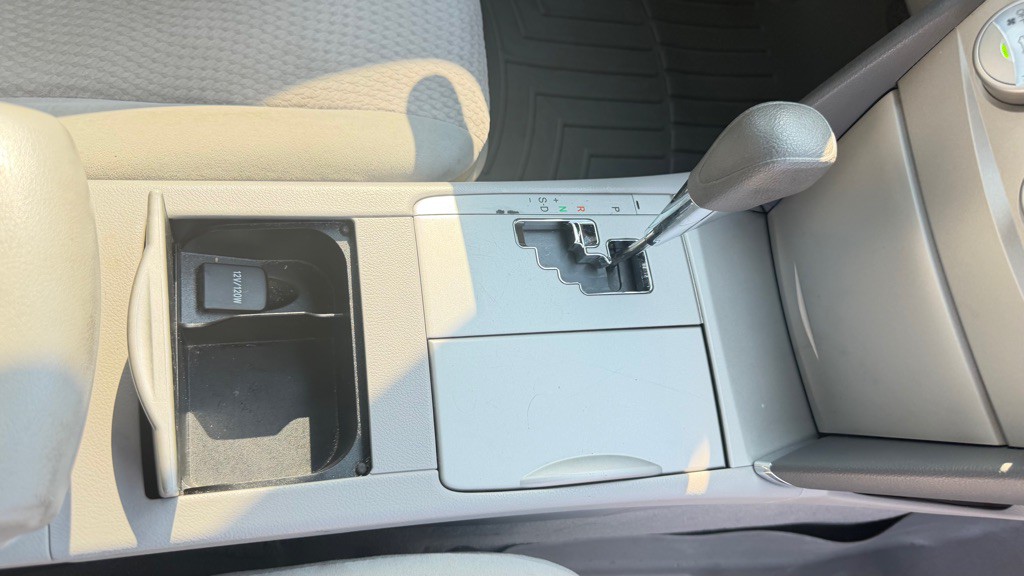 2011 Toyota Camry Image 12