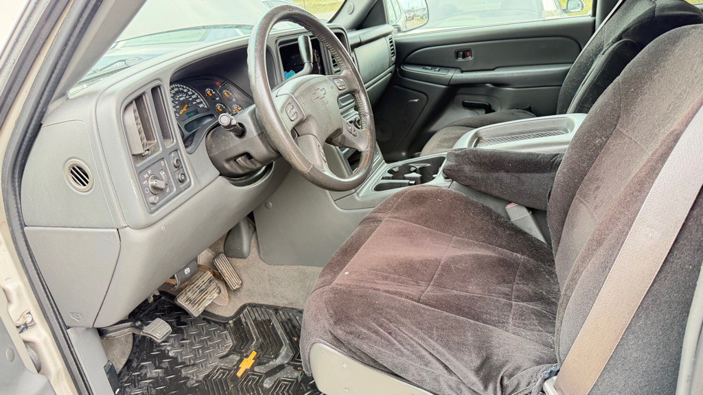 2004 Chevrolet Avalanche Image 8