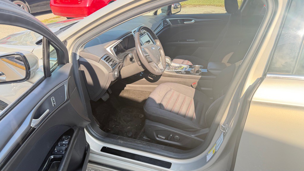 2015 Ford Fusion Image 8