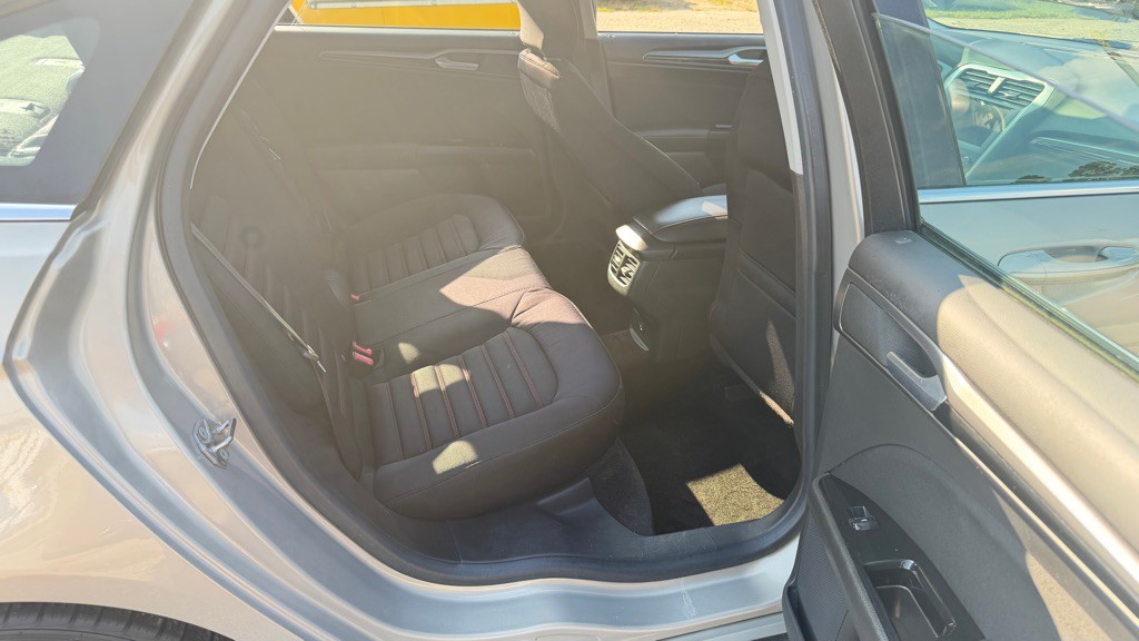 2015 Ford Fusion Image 11