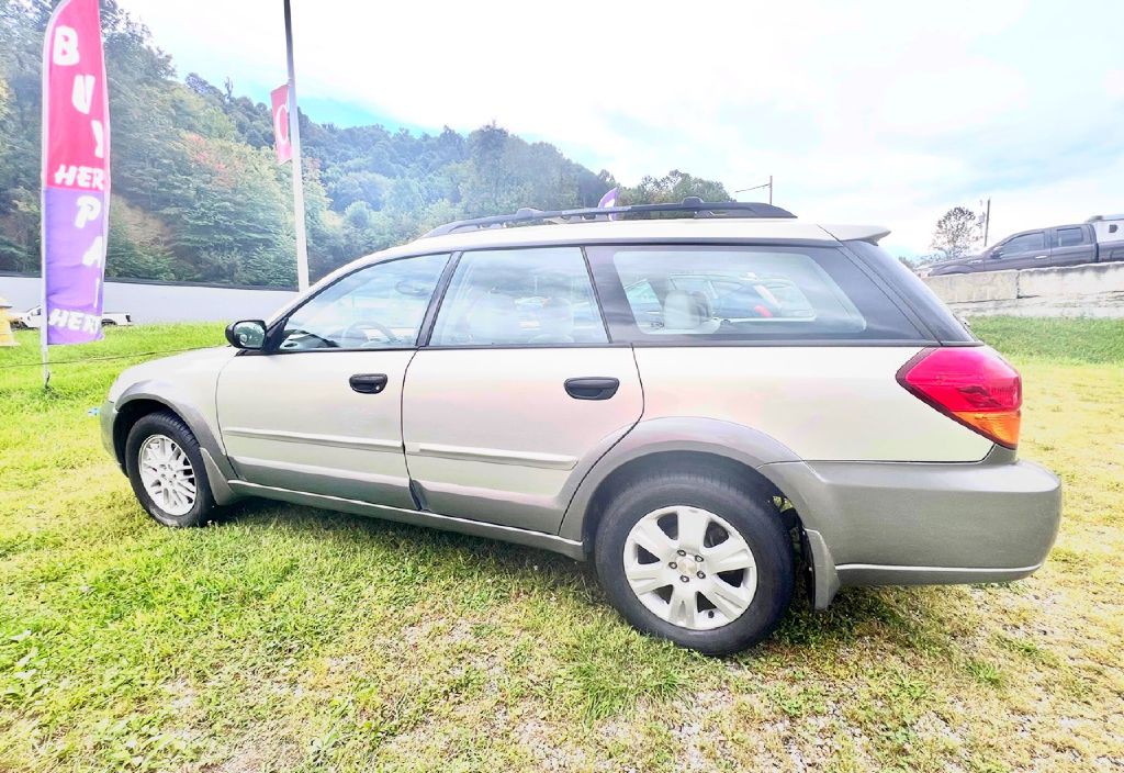 2005 Subaru Legacy Image 2