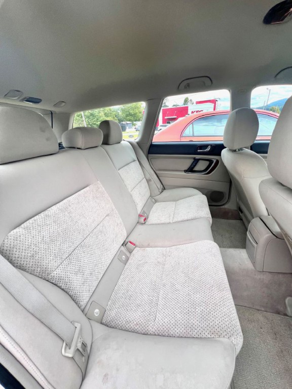 2005 Subaru Legacy Image 10