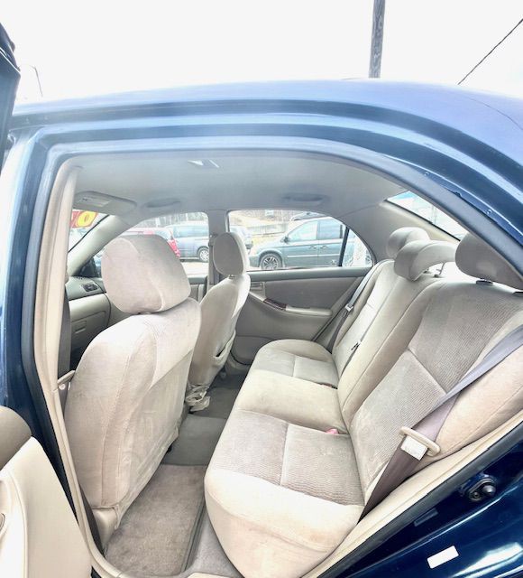 2005 Toyota Corolla Image 8