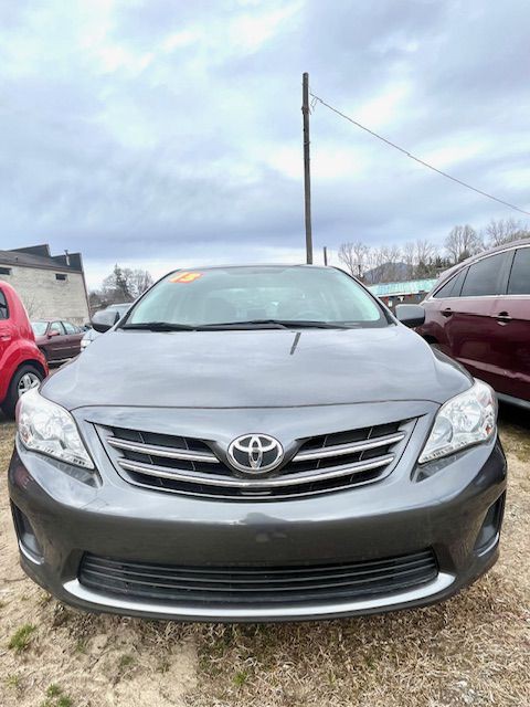 2013 Toyota Corolla Image 2