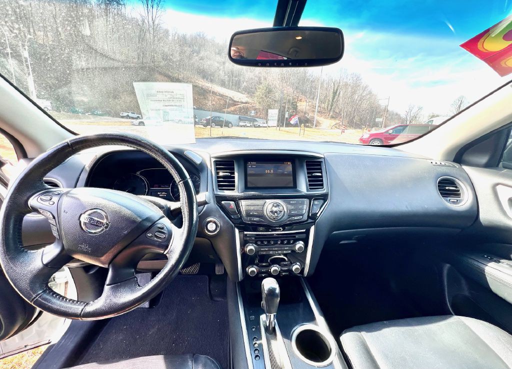 2015 Nissan Pathfinder Image 8