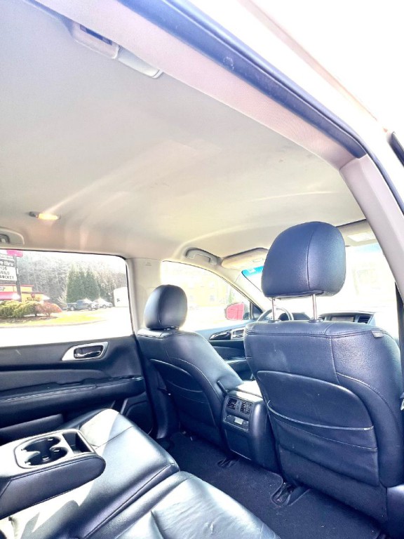 2015 Nissan Pathfinder Image 14