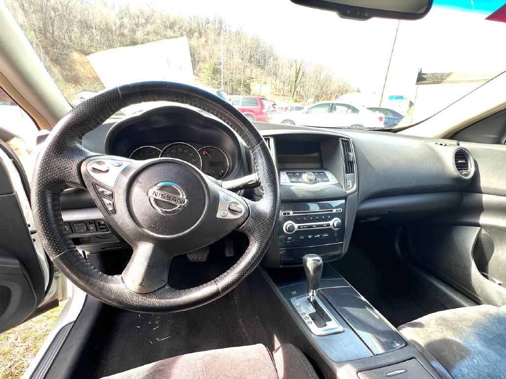 2014 Nissan Maxima Image 9