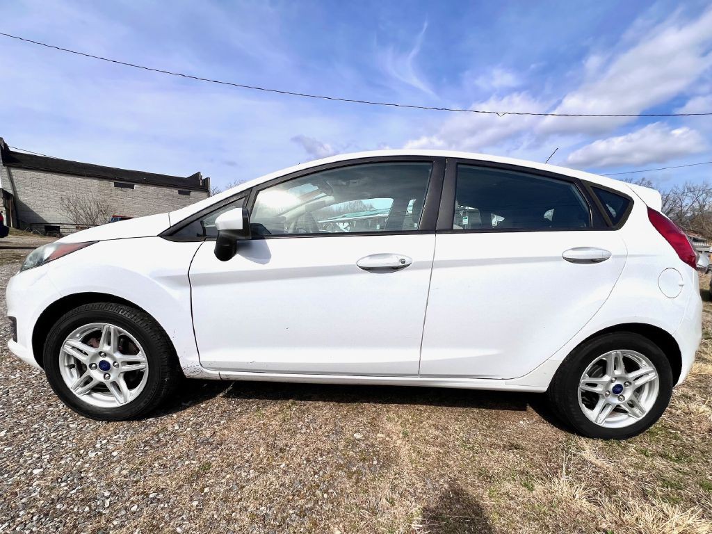 2017 Ford Fiesta Image 1