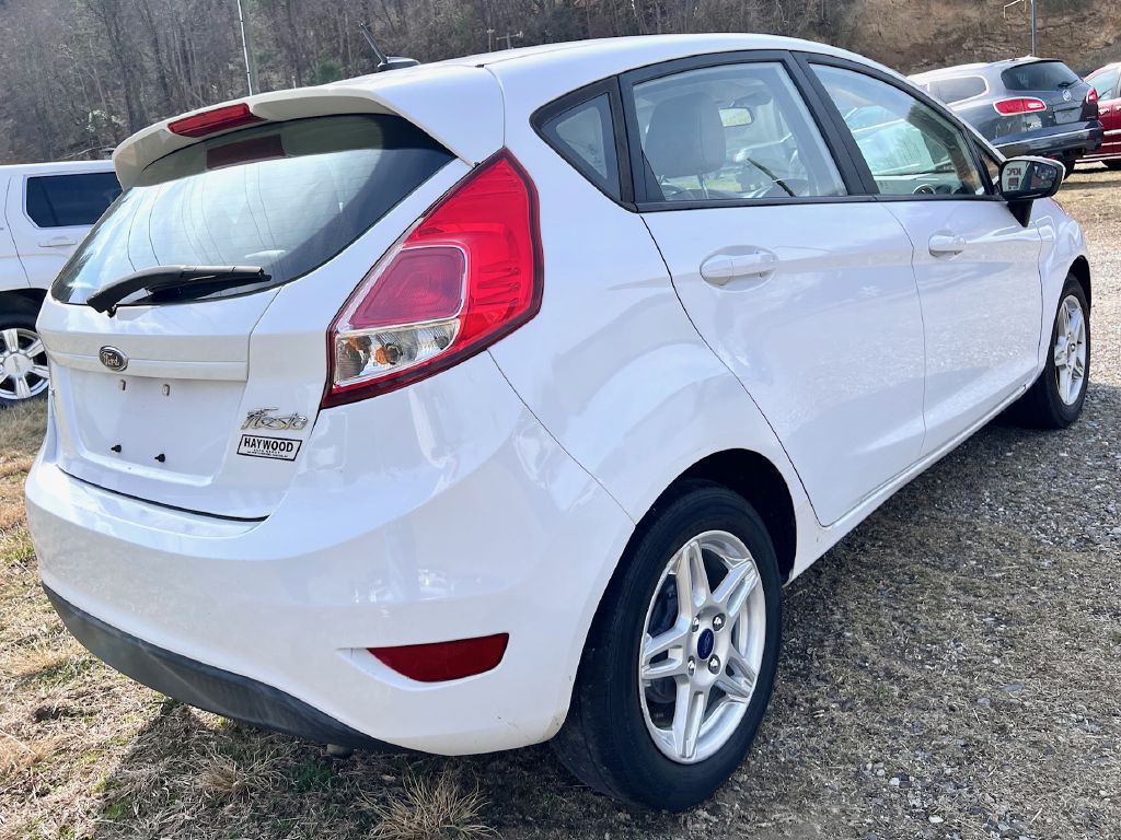 2017 Ford Fiesta Image 6