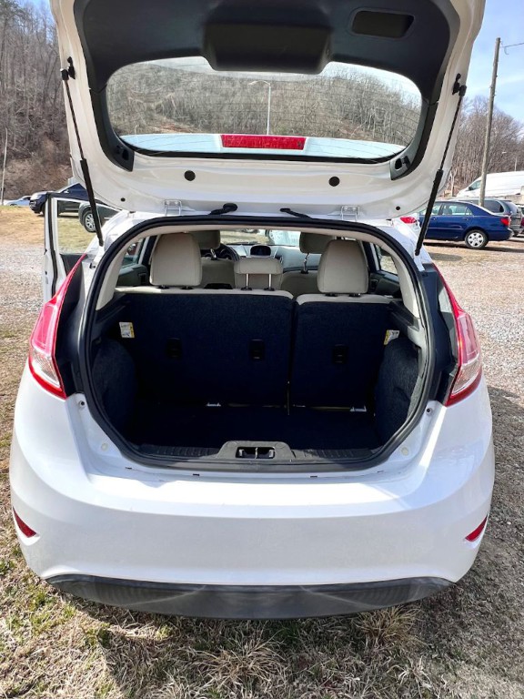 2017 Ford Fiesta Image 8