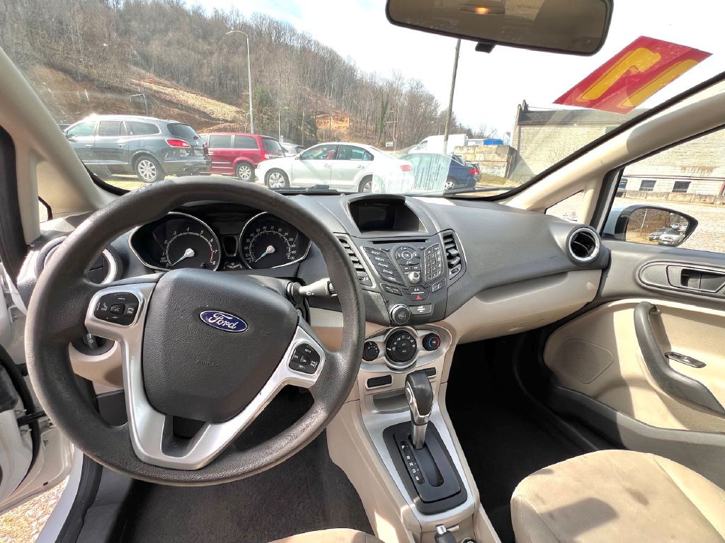 2017 Ford Fiesta Image 11
