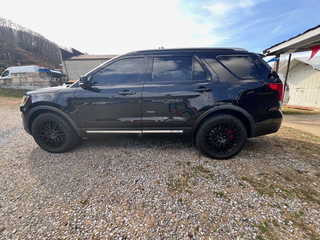 2016 Ford Explorer Image 1