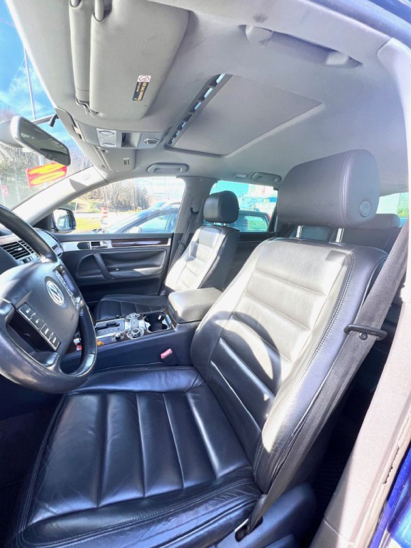 2004 Volkswagen Touareg Image 6