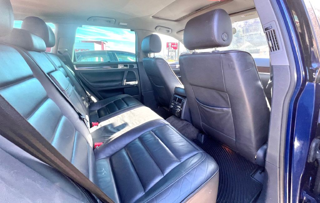 2004 Volkswagen Touareg Image 10