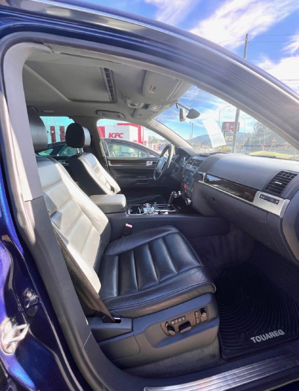 2004 Volkswagen Touareg Image 11