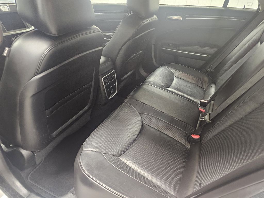 2022 Chrysler 300 Image 11