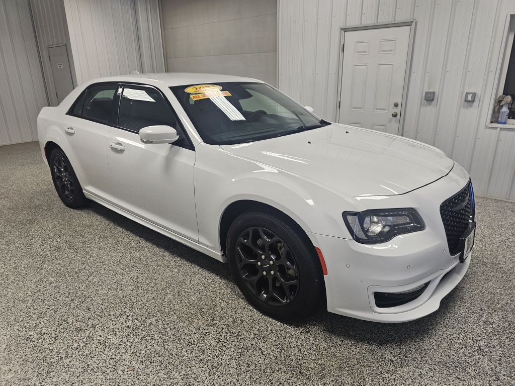 2022 Chrysler 300 Image 2