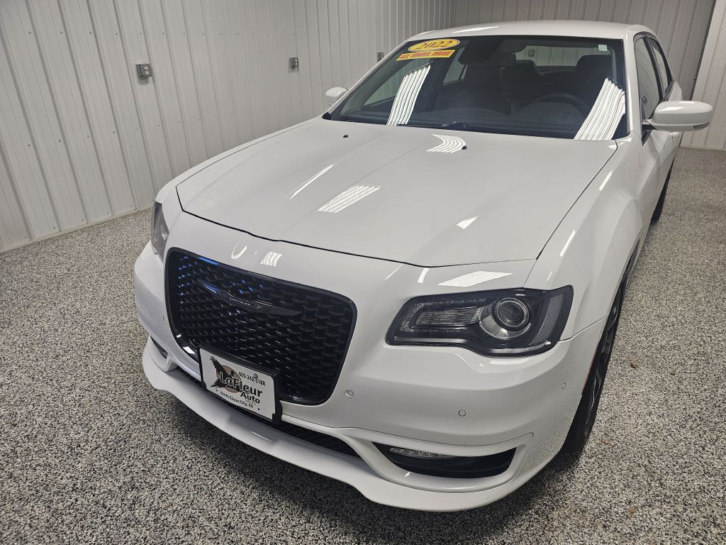 2022 Chrysler 300 Image 4