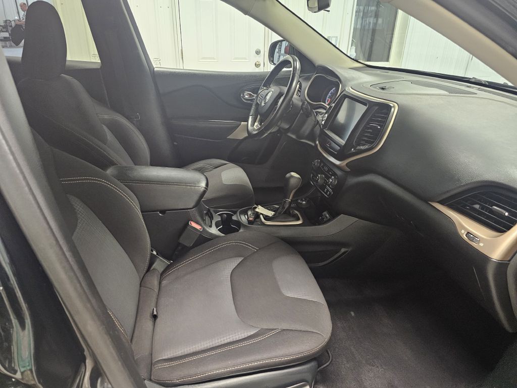 2017 Jeep Cherokee Image 16