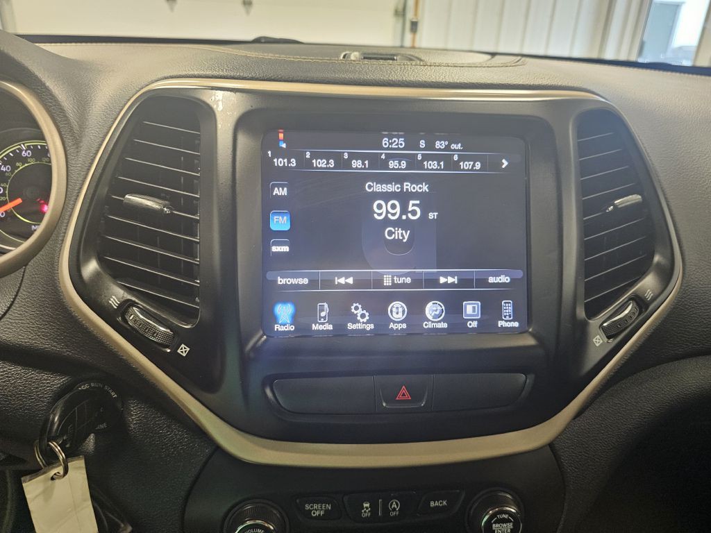 2017 Jeep Cherokee Image 24