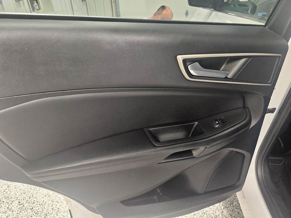 2022 Ford Edge Image 10