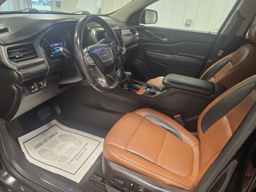2017 GMC Acadia Image 9