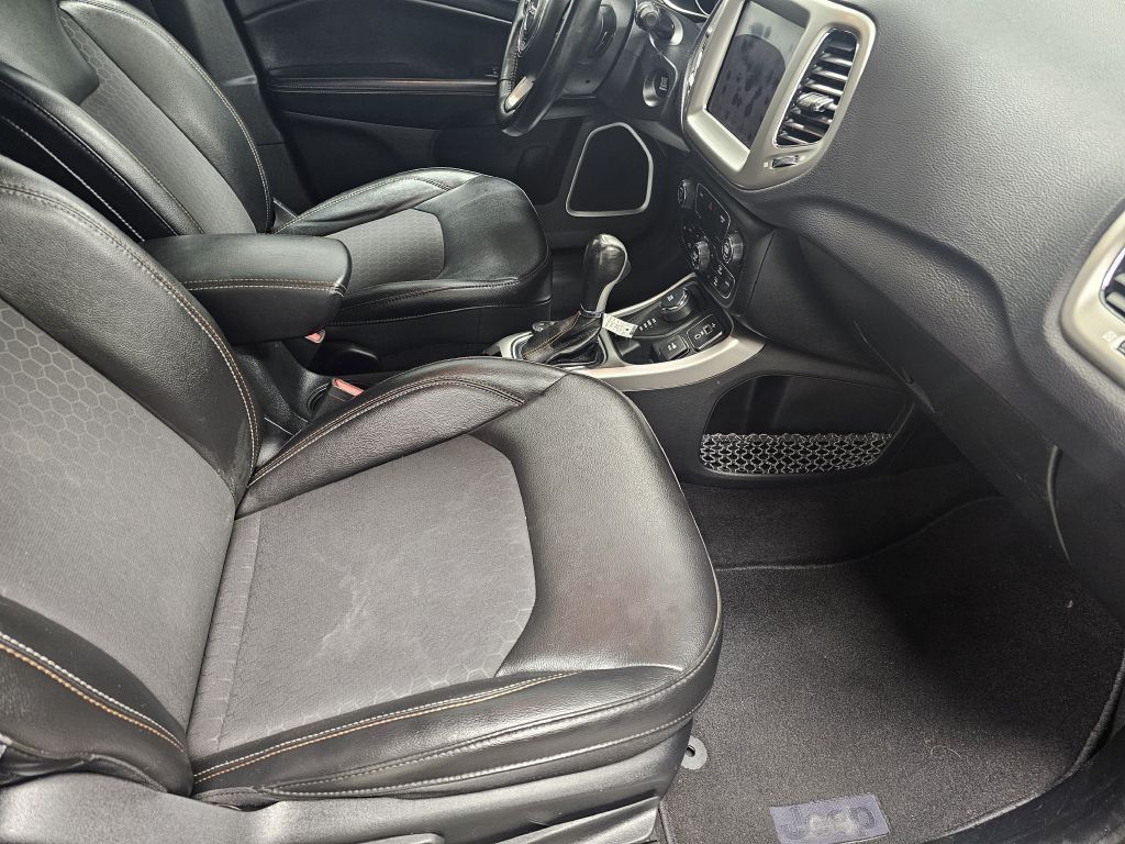 2018 Jeep Compass Image 16