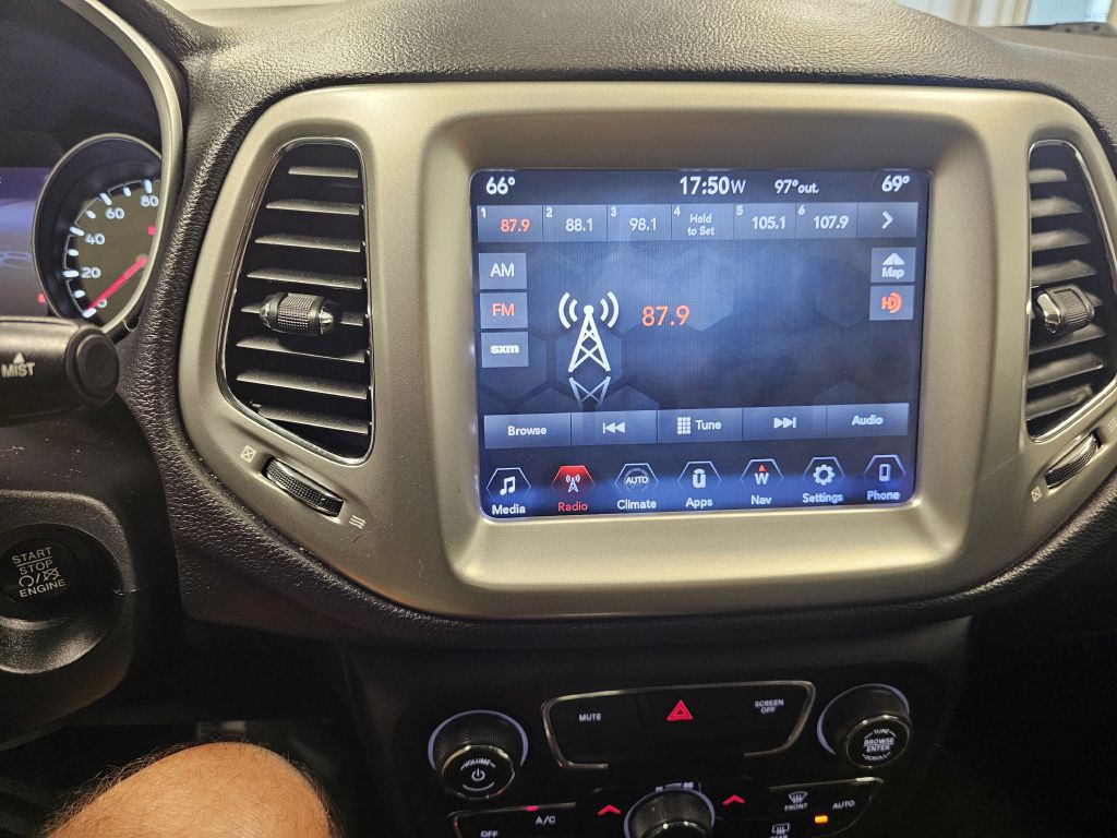 2018 Jeep Compass Image 23