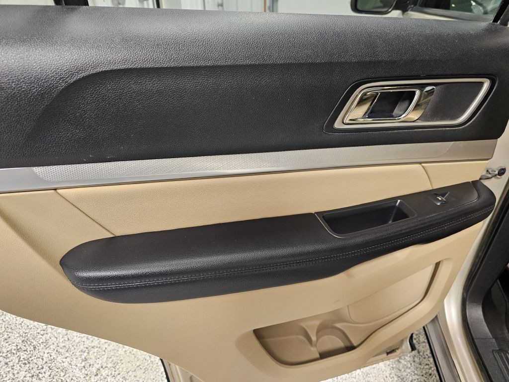 2017 Ford Explorer Image 11