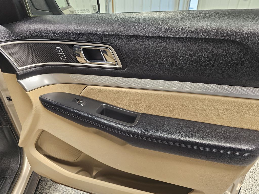 2017 Ford Explorer Image 16