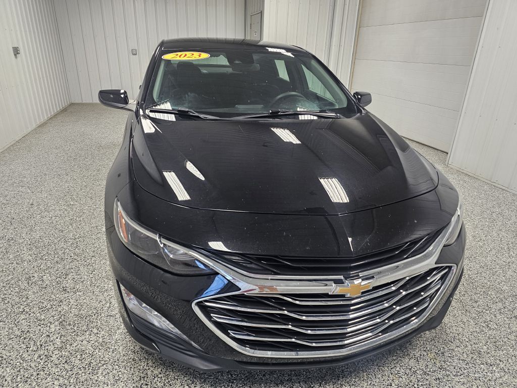 2023 Chevrolet Malibu Image 3