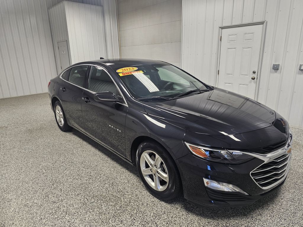 2023 Chevrolet Malibu Image 2