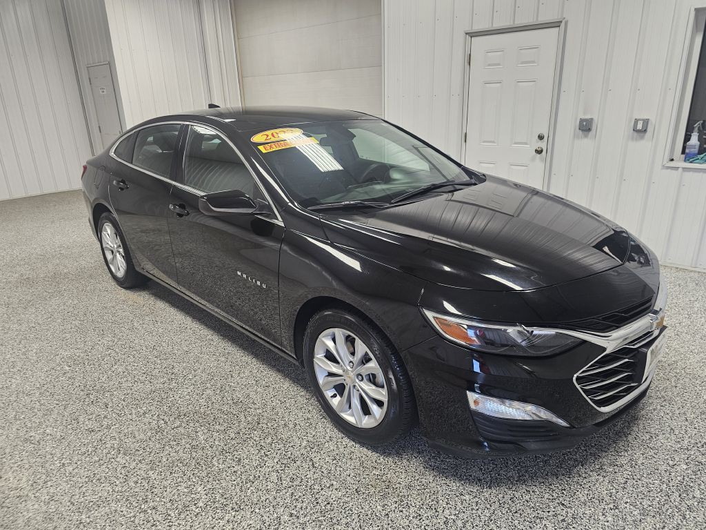 2022 Chevrolet Malibu Image 2