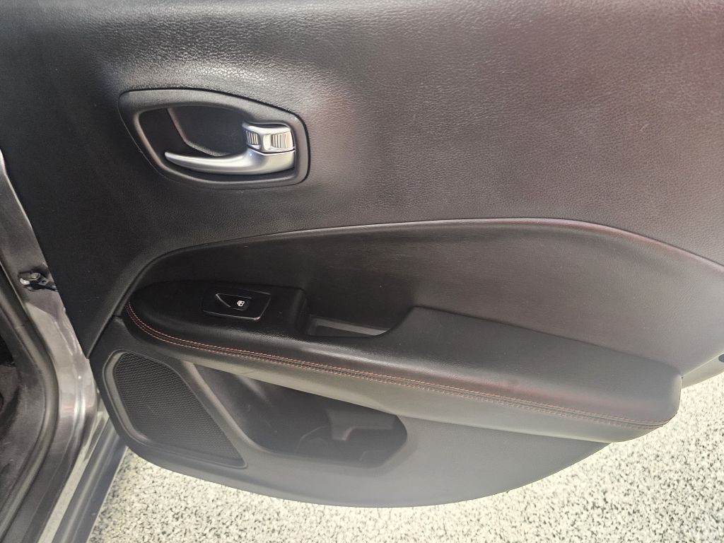 2019 Jeep Compass Image 13