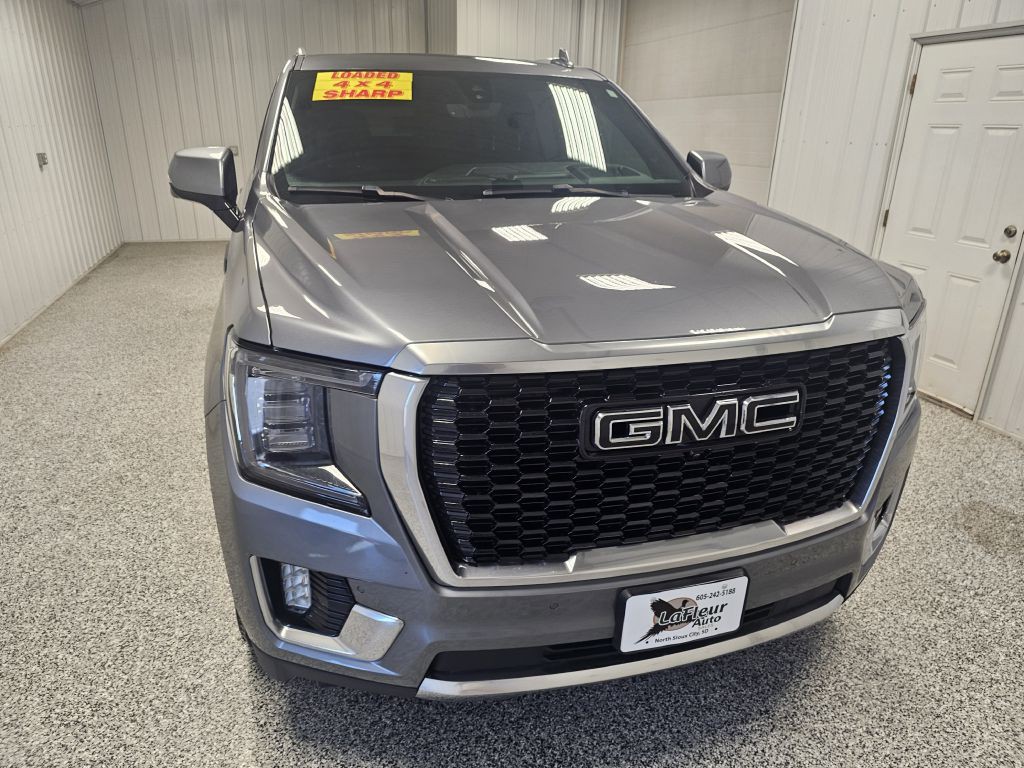 2021 GMC Yukon Image 3