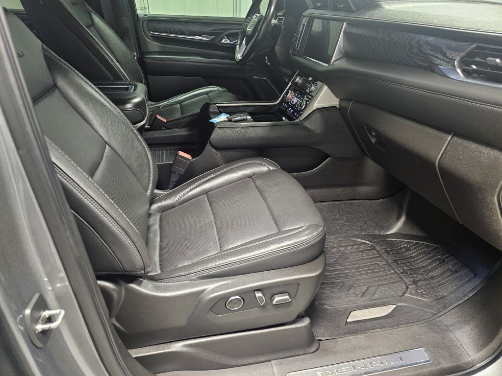 2021 GMC Yukon Image 18